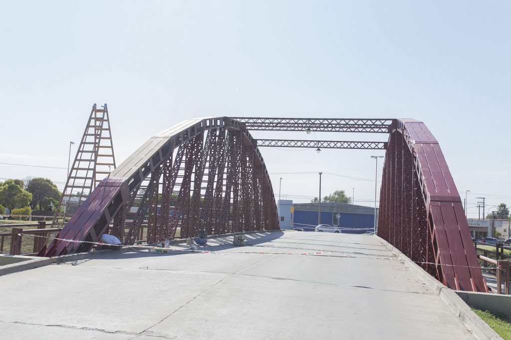 Mañana se corta el tránsito en el Puente de la Historia.