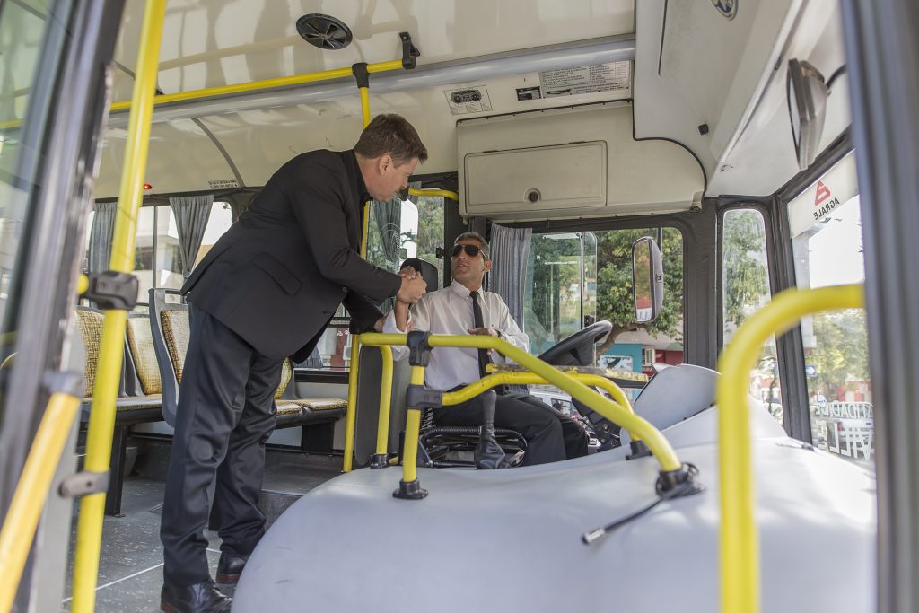 El Dr. Briner presentó las nuevas unidades para el transporte público de pasajeros.