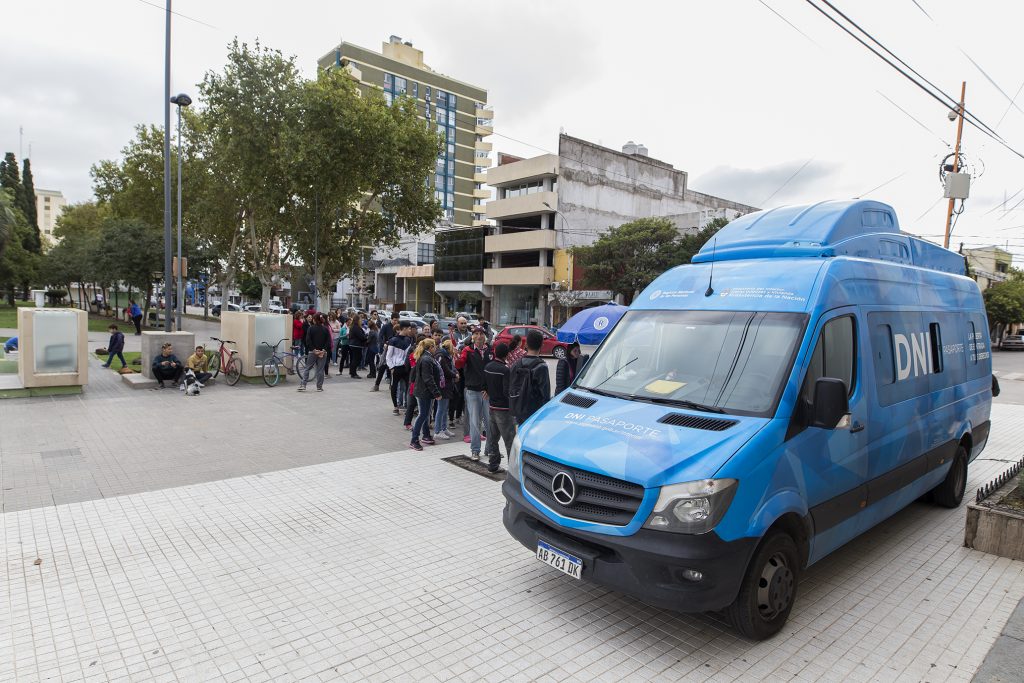 Una importante cantidad de trámites realizado por el Registro Móvil.