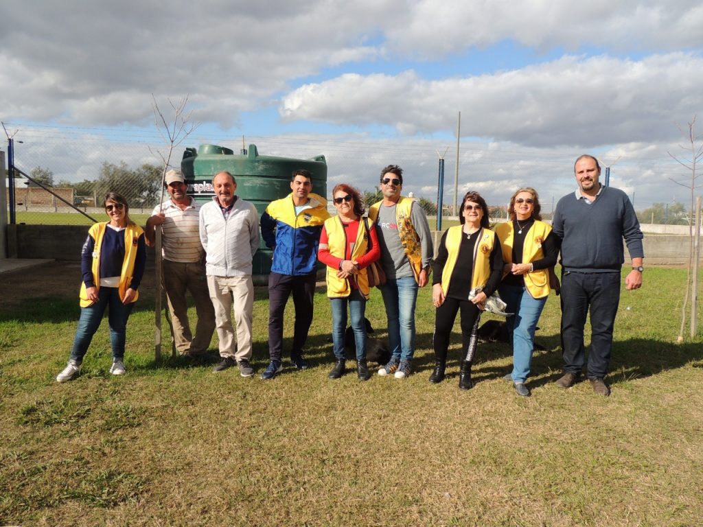 Instituciones se sumaron al plan municipal de forestación.