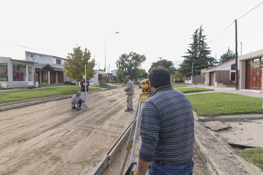 Se inician tareas de pavimentación.