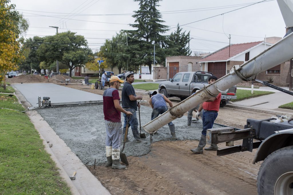 Hormigonado en calle Córdoba.