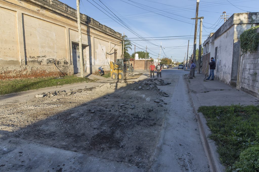 Bacheos en calle Avellaneda.