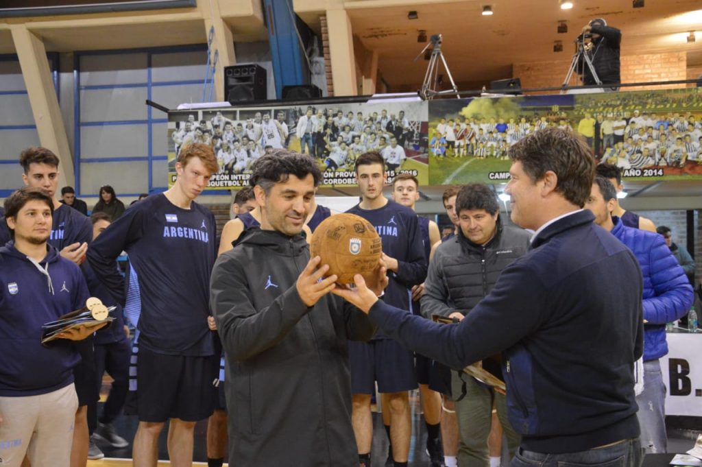 La Selección Nacional U19 de Básquet, se despidió de la ciudad con agradecimiento.