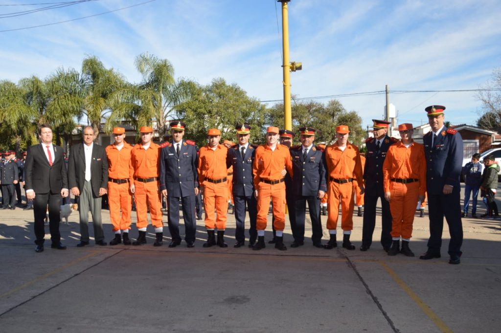 Emotiva ceremonia en el Día del Bombero Voluntario.