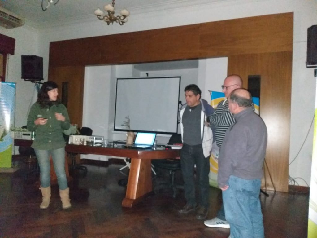 Conferencias sobre temas ambientales.