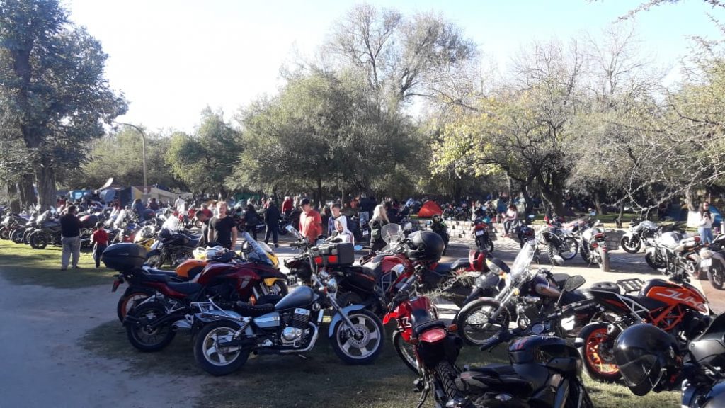 Exitoso motoencuentro en el parque Tau.