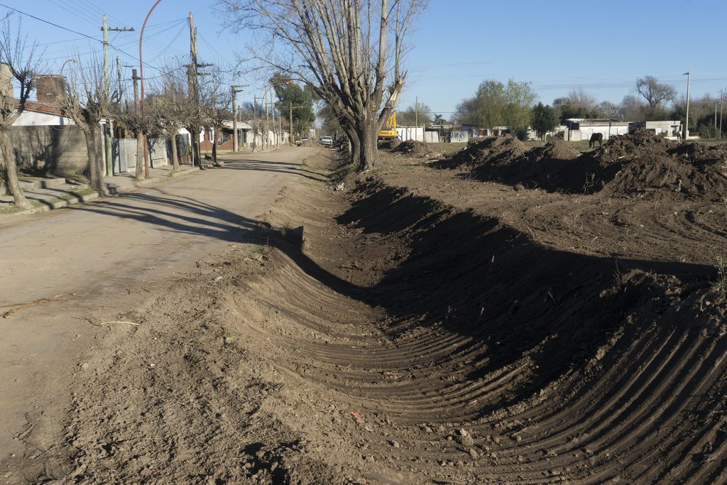 Importante obra de desagüe de calle Chaco.