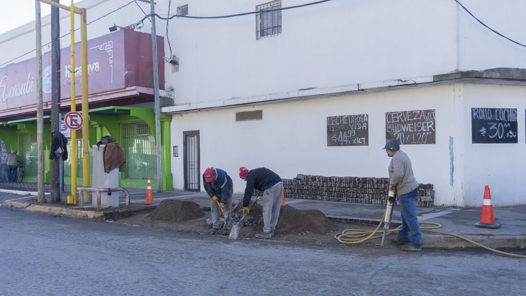 Reconstruyeron vereda en Ascasubi y Avellaneda.