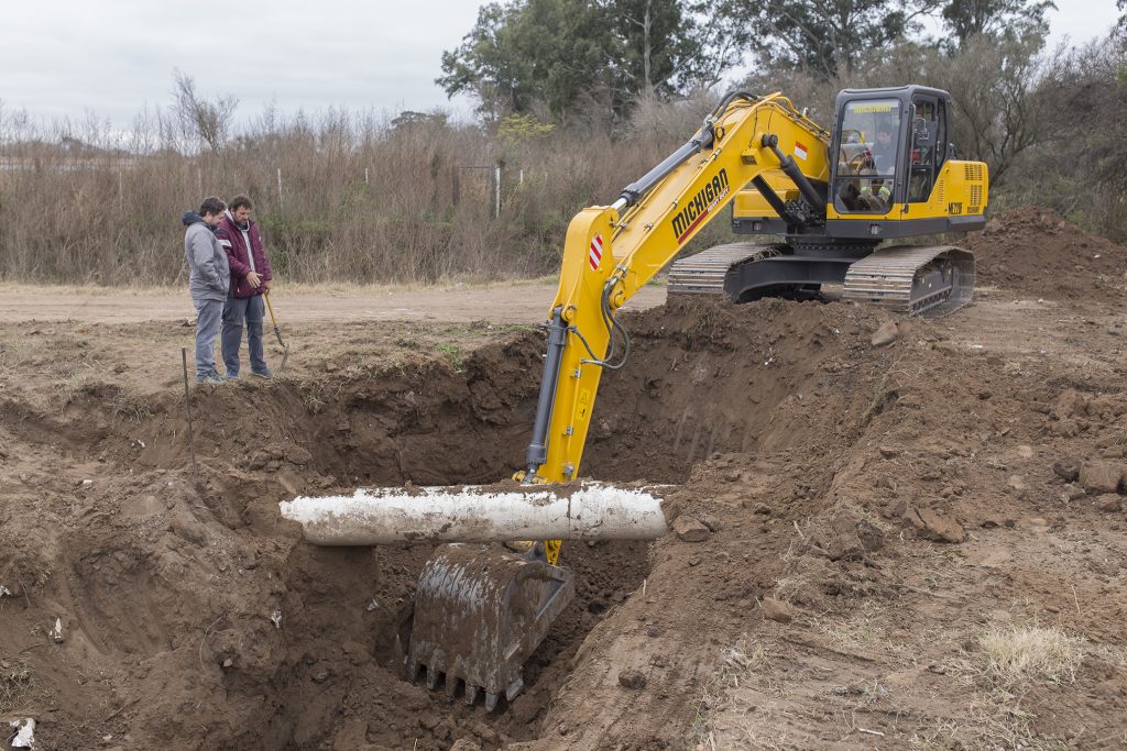 Importante obra para ampliar el desagüe de calle Chubut.