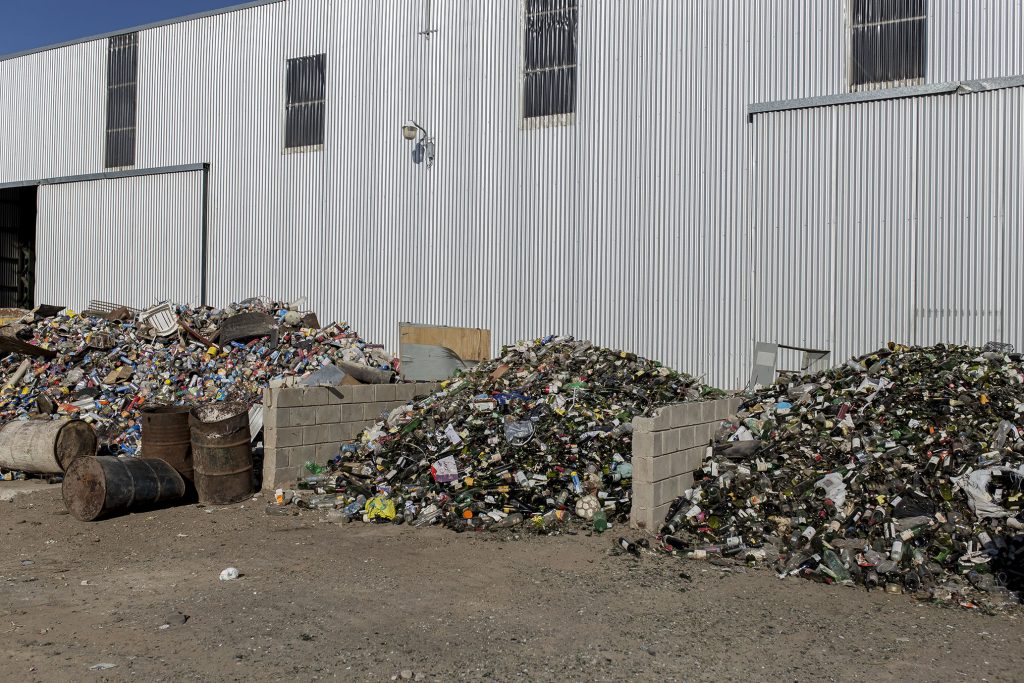 Más de doce toneladas de vidrio se vendieron como material reciclable.