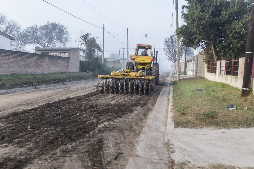 Arreglo de calles de tierra.