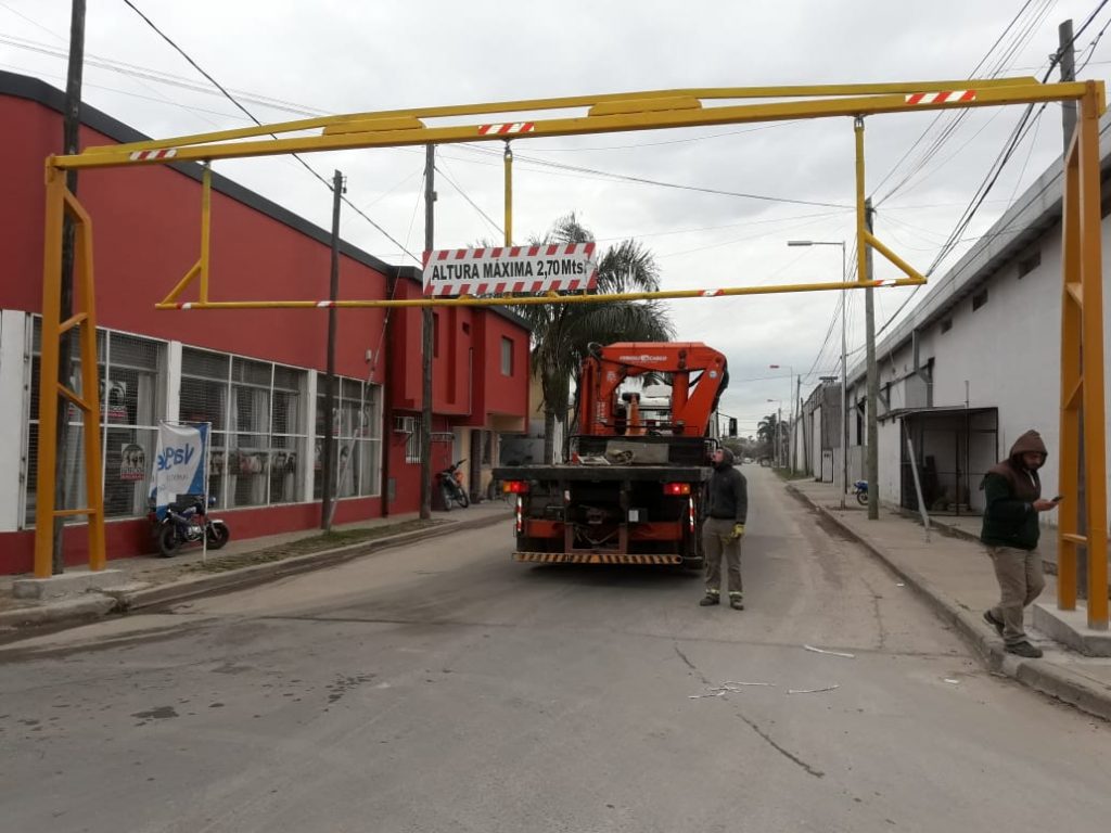 Se reinstaló el limitador de altura en calle San Martín