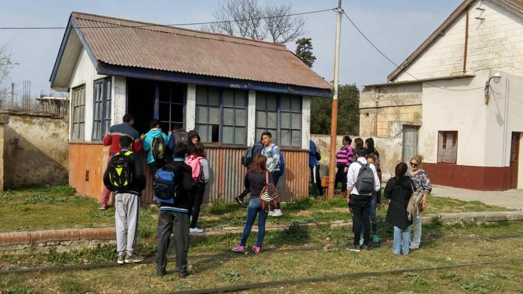 Participación de la Biblioteca La Posta en visitas guiadas para estudiantes.