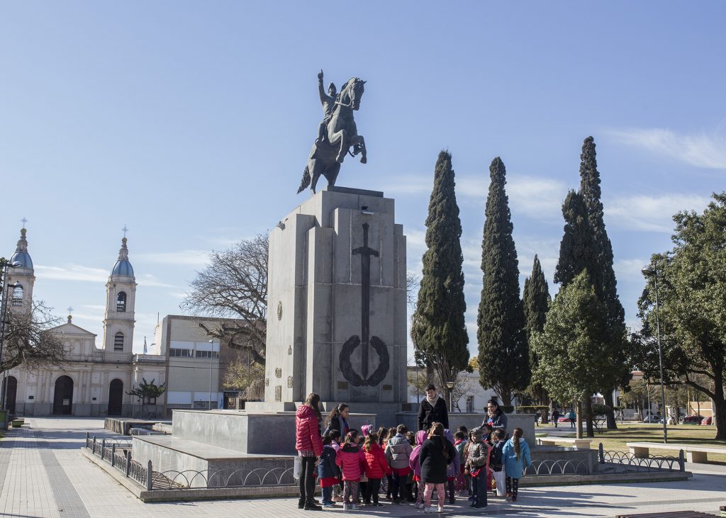 Visitas guiadas para alumnos por el casco céntrico de la ciudad.