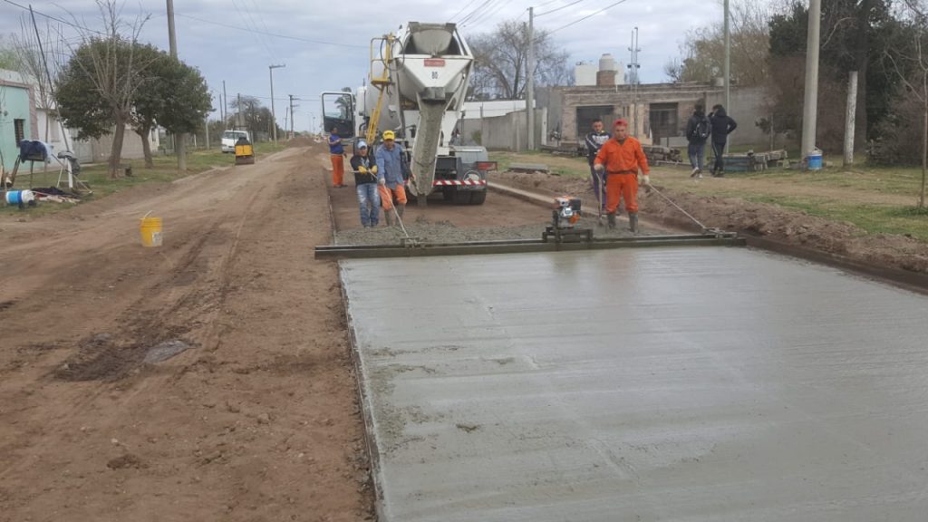 Comenzó el hormigonado de calle Córdoba