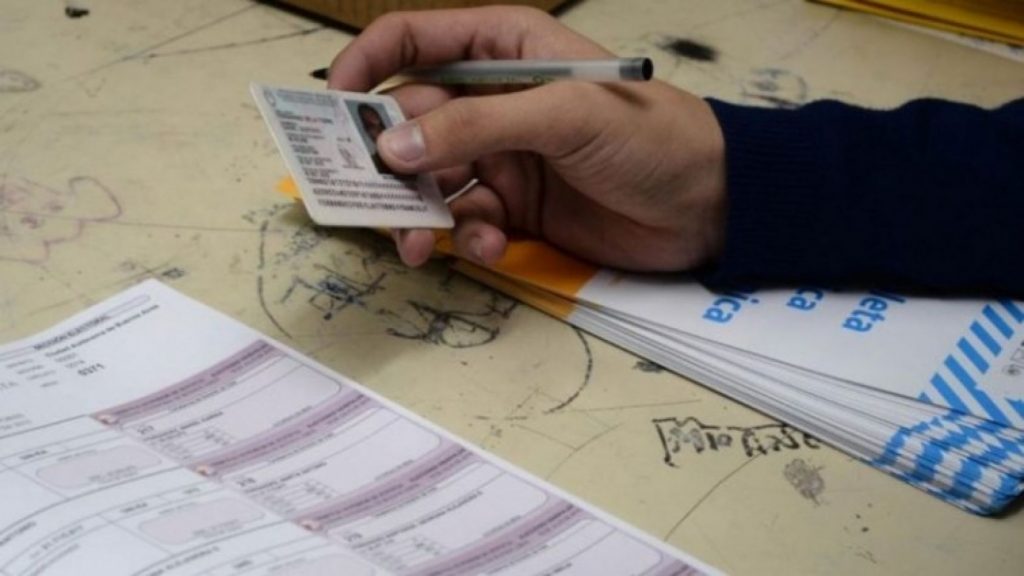 A partir de hoy se habilitan pagos a autoridades de mesa de las elecciones municipales.