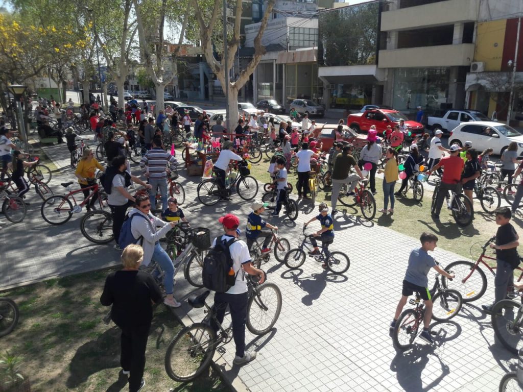 Bicicleteando la ciudad en y por la familia.