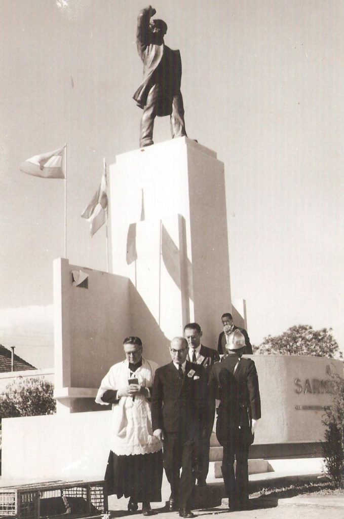 Aporte histórico local por el Día del Maestro y el monumento a Sarmiento.