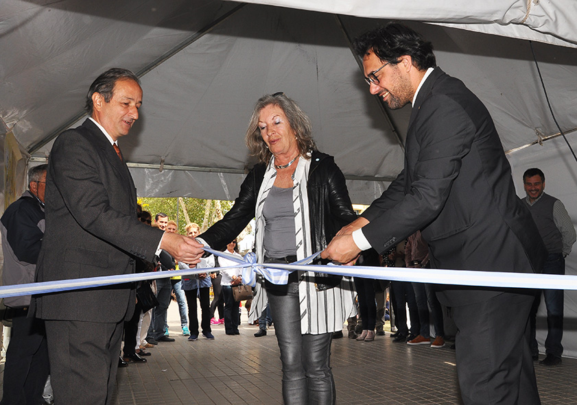 Desde esta mañana está habilitada la Feria del Libro