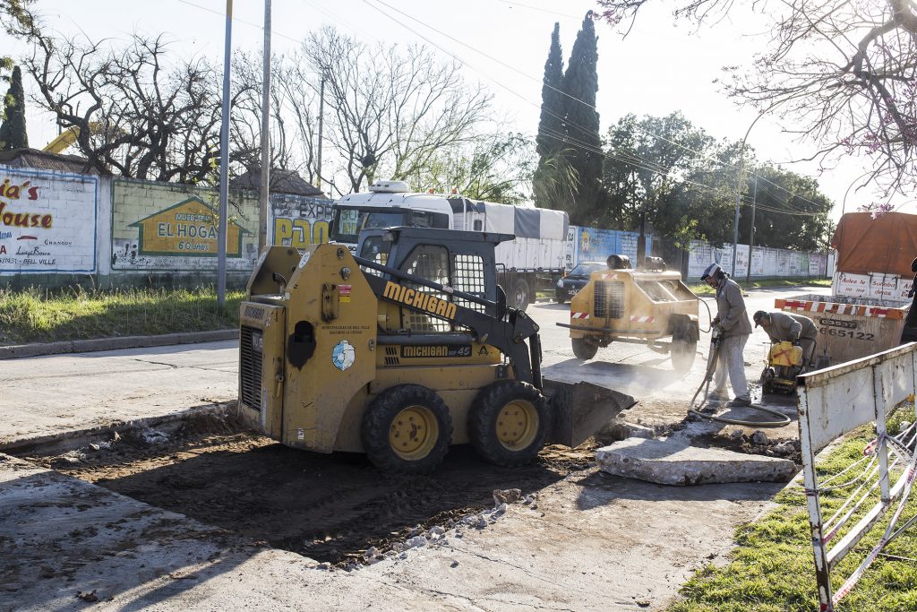 Reparaciones en calles de hormigón.