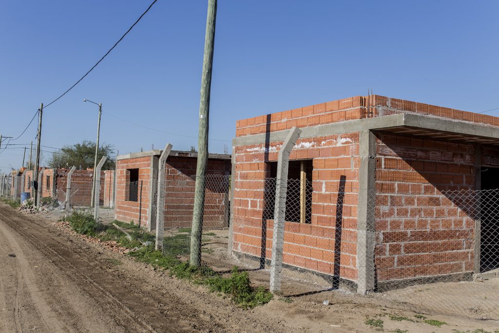 Notorio avance en la construcción de viviendas sociales.