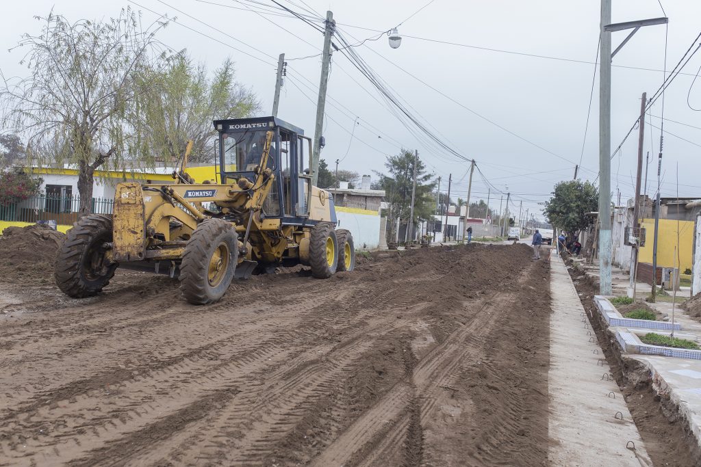 Obra de cordón cuneta en calle Río Negro.