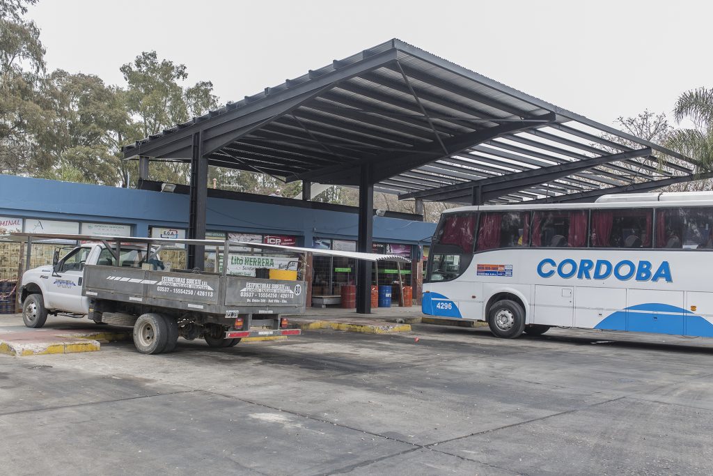 Se está en la última etapa del alero de la Terminal de Ómnibus.