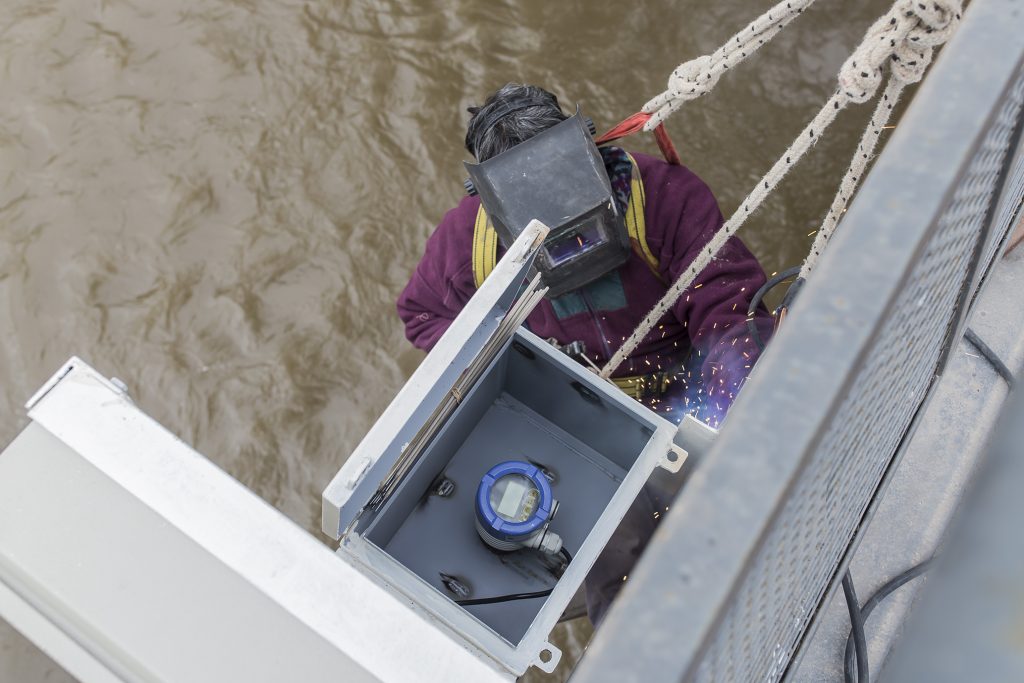 En prevención de inundaciones colocan medidores de caudal en el río Ctalamochita.