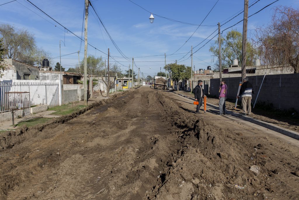 Comenzó la obra de Pasaje Malvinas Argentinas.