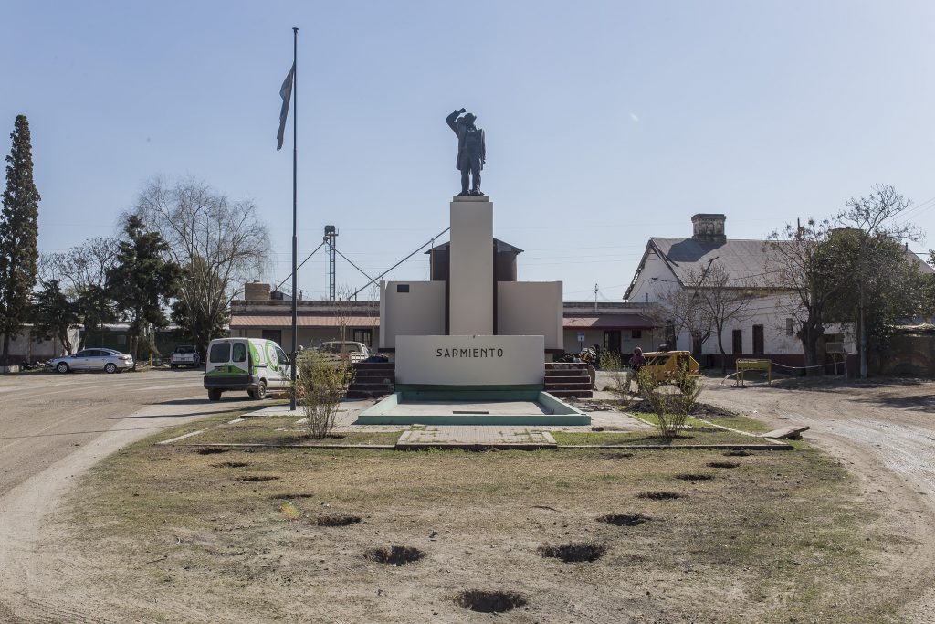 Reconstrucción del frente de la Estación del Ferrocarril.