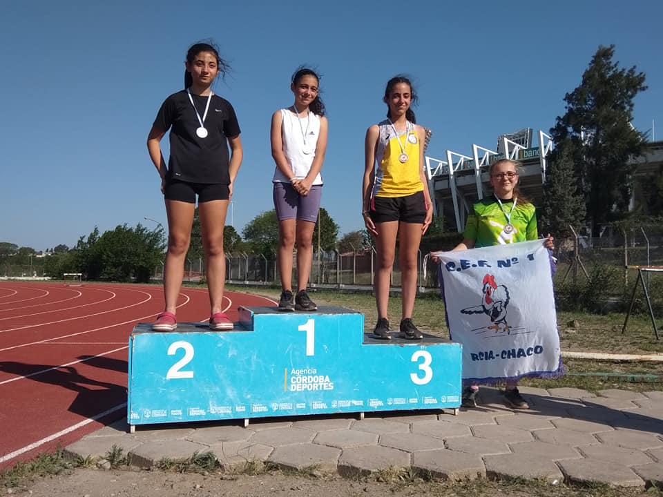 Buena cosecha de marcas y medallas de atletas bellvillenses en el Estadio Mario Alberto Kempes.