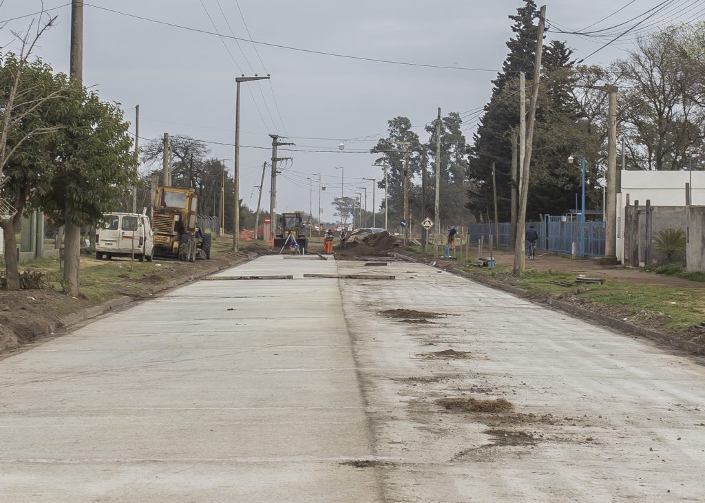 El jueves habilitan al tránsito dos calles recientemente pavimentadas.