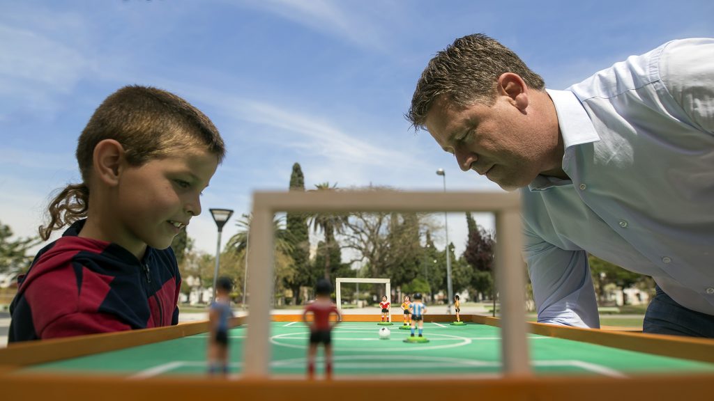 La plaza céntrica invadida por la ciencia aplicada al deporte.