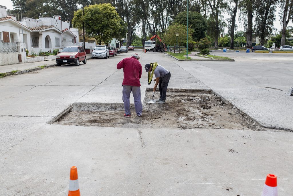 Intervenciones municipales varias en calle Int. Colmano.