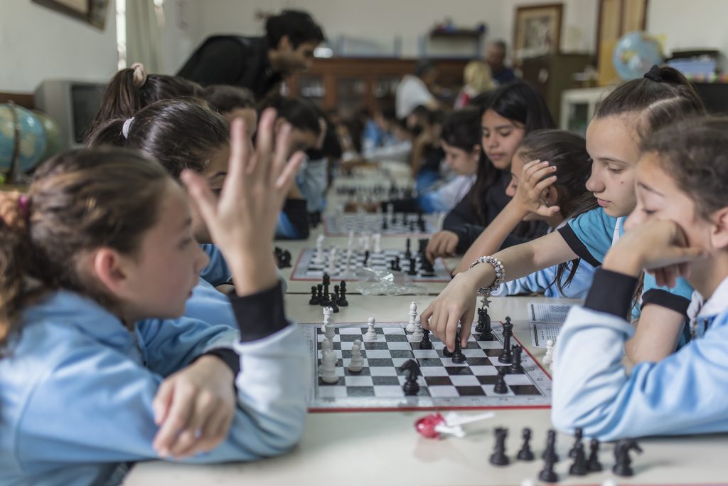 Promoción municipal del ajedrez en las escuelas.
