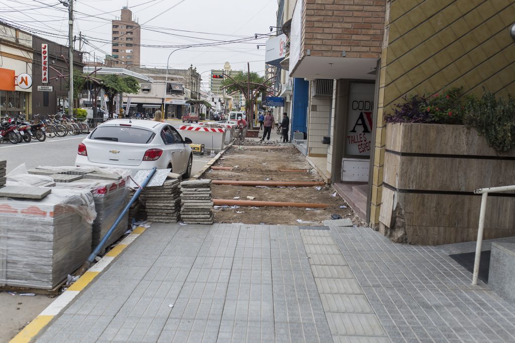 Nuevas veredas para calle Córdoba.