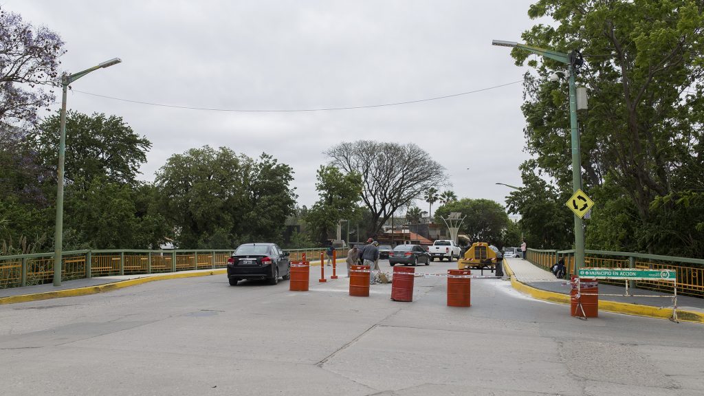 Reparaciones en el puente Sarmiento.