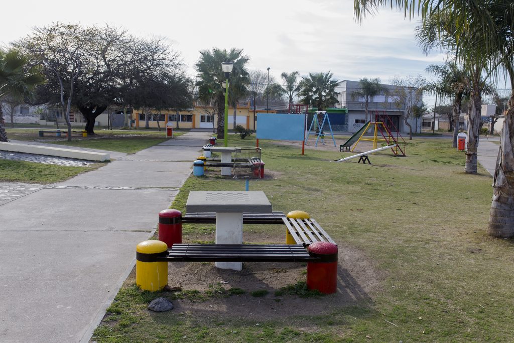 Docentes y alumnos del ex Colegio Nacional organizan una Feria Americana.