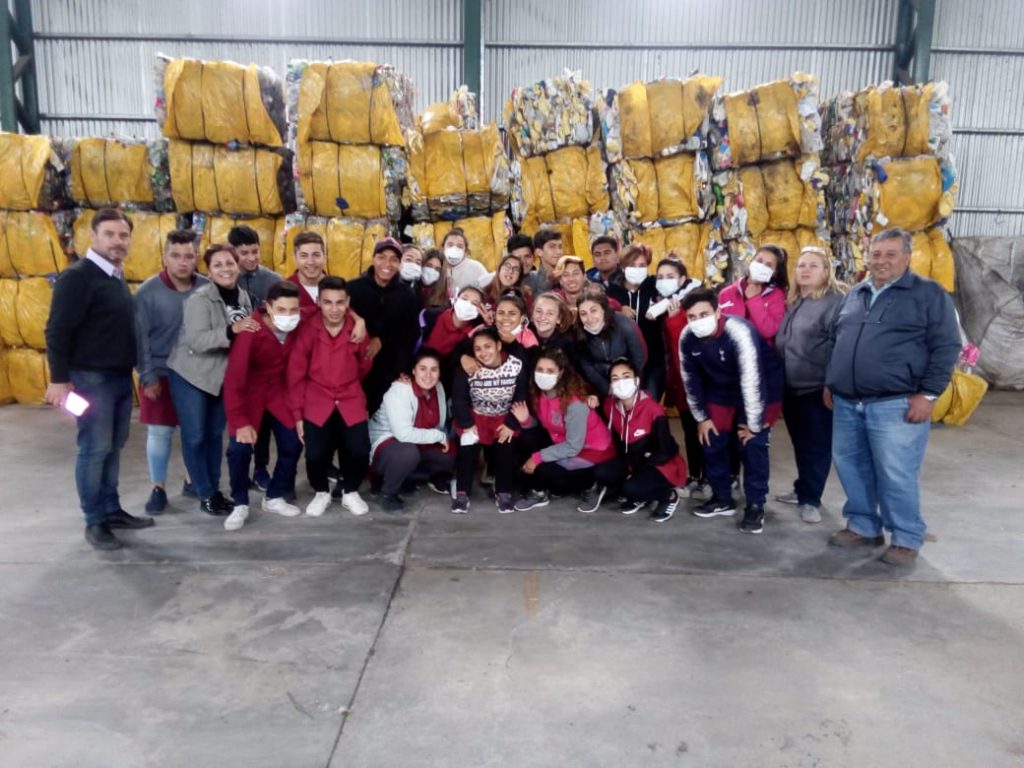 Estudiantes visitaron la Planta Municipal de Tratamientos de Residuos.