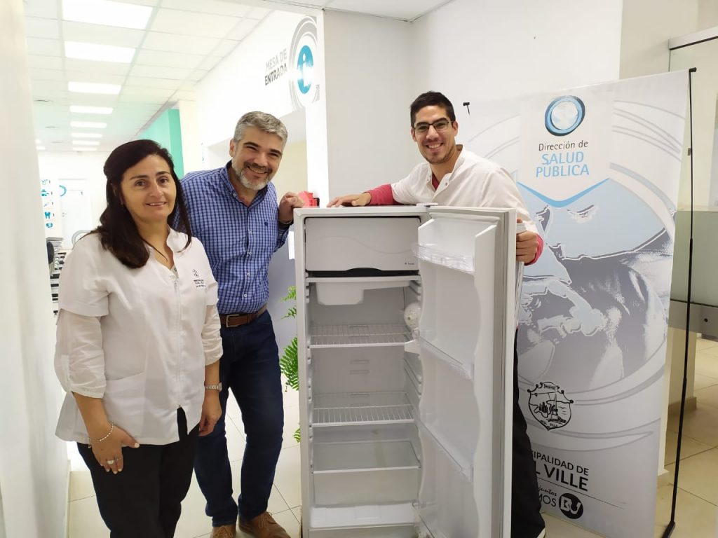 La Asistencia Pública recibió una nueva heladera para conservar vacunas.