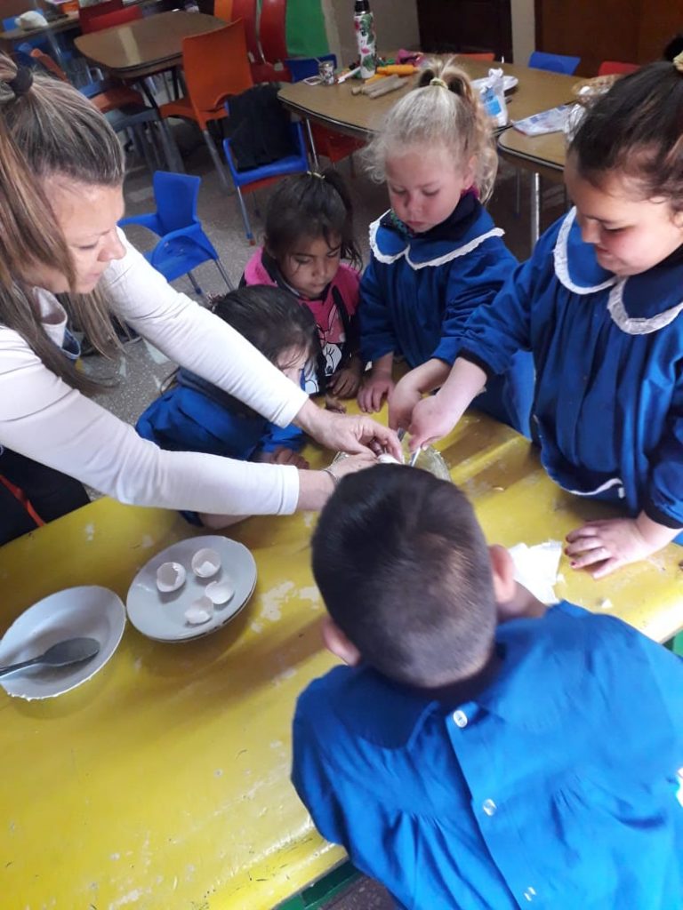 En la Casa del Niño los pequeños aprendieron con “las manos en la masa”