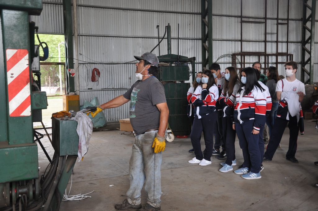 Alumnos del Colegio San José visitaron la Planta Municipal de Residuos Reciclables