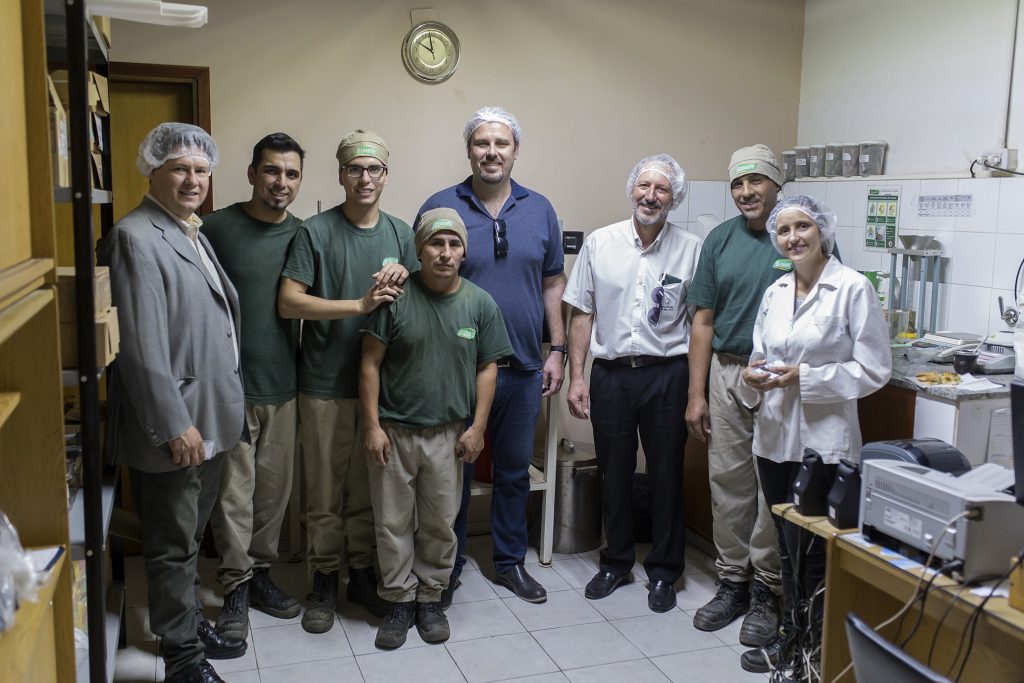 Hoy se entregaron carnet de manipuladores de alimentos a empleados de Bonafé.