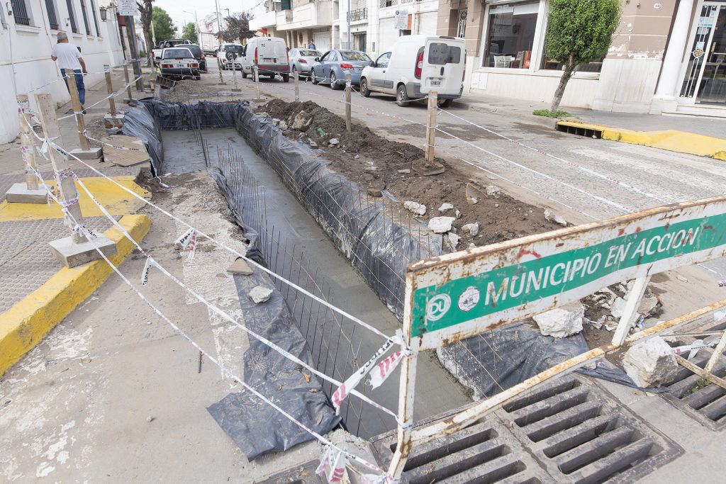 Reformas en calle Belgrano esquina Córdoba.