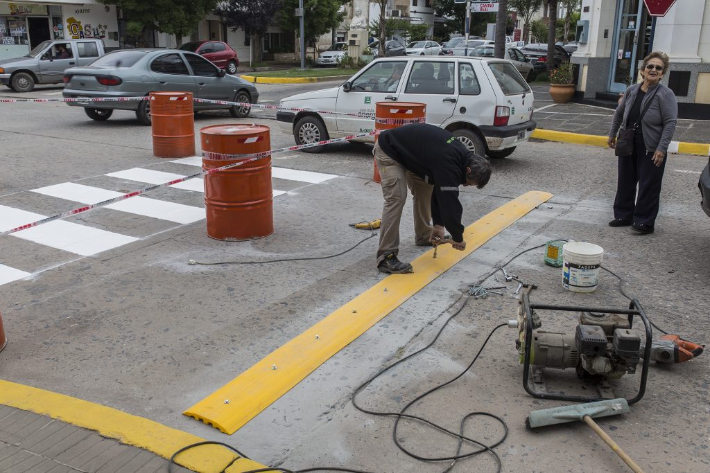 Se están instalando reductores de velocidad.