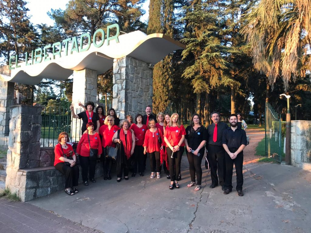 El Coro Armonía se presentó en Valle Hermoso y La Falda.