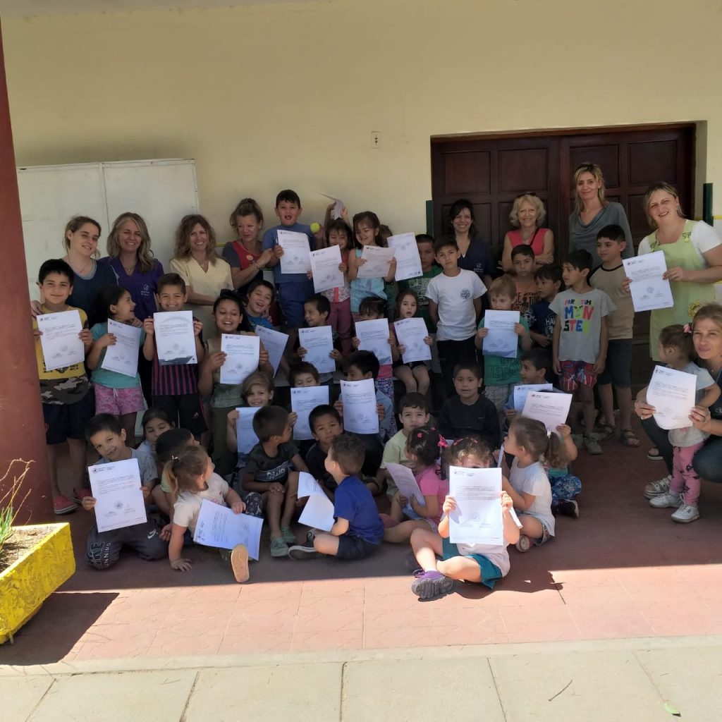 Diplomas por “Maratón de la lectura” para los pequeños de la Casa del Niño.