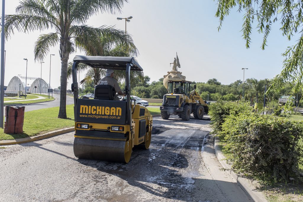 Continúa el bacheo con hormigón.