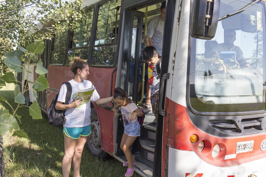 Niños y niñas bellvillenses siguen disfrutando de la Escuela Municipal de Verano.